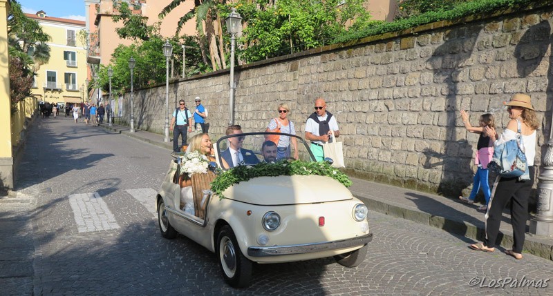 Vivan los novios Sorrento Italy wedding