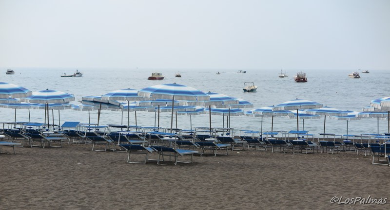 Playa de Positano en mayo Italia