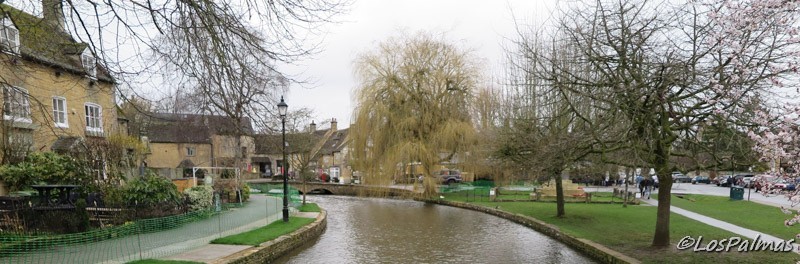 Bourton on the water Canal Cotswolds